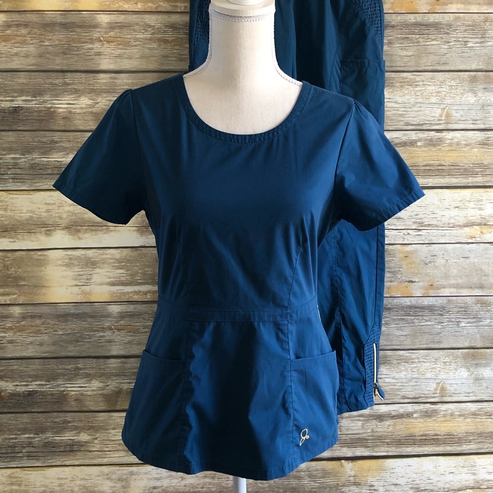 Caribbean Blue Jaanuu scrub set size XS